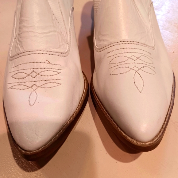 New York Transit White Bootie 8 - Picture 3 of 9